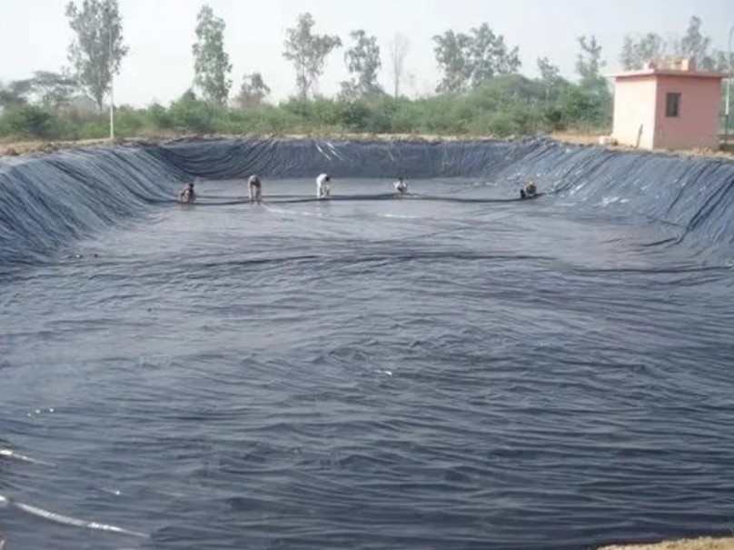 HDPE Pond Liner 500 Micron – Heavy Duty 500 Micron HDPE Pond Liner for Fish Pond, Water Storage & Waterproofing, Chemical Resistant, Tear Resistant, UV Stabilized, Long Life Liner